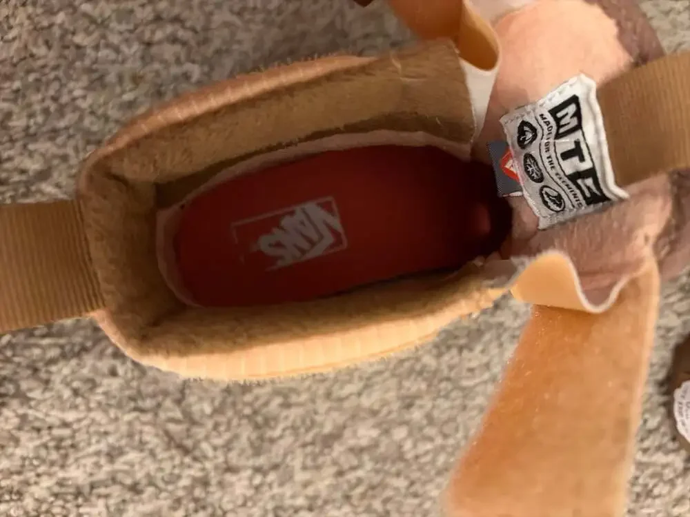 Vans Kids Standard Snow MTE Boots Pink Tan Size 13